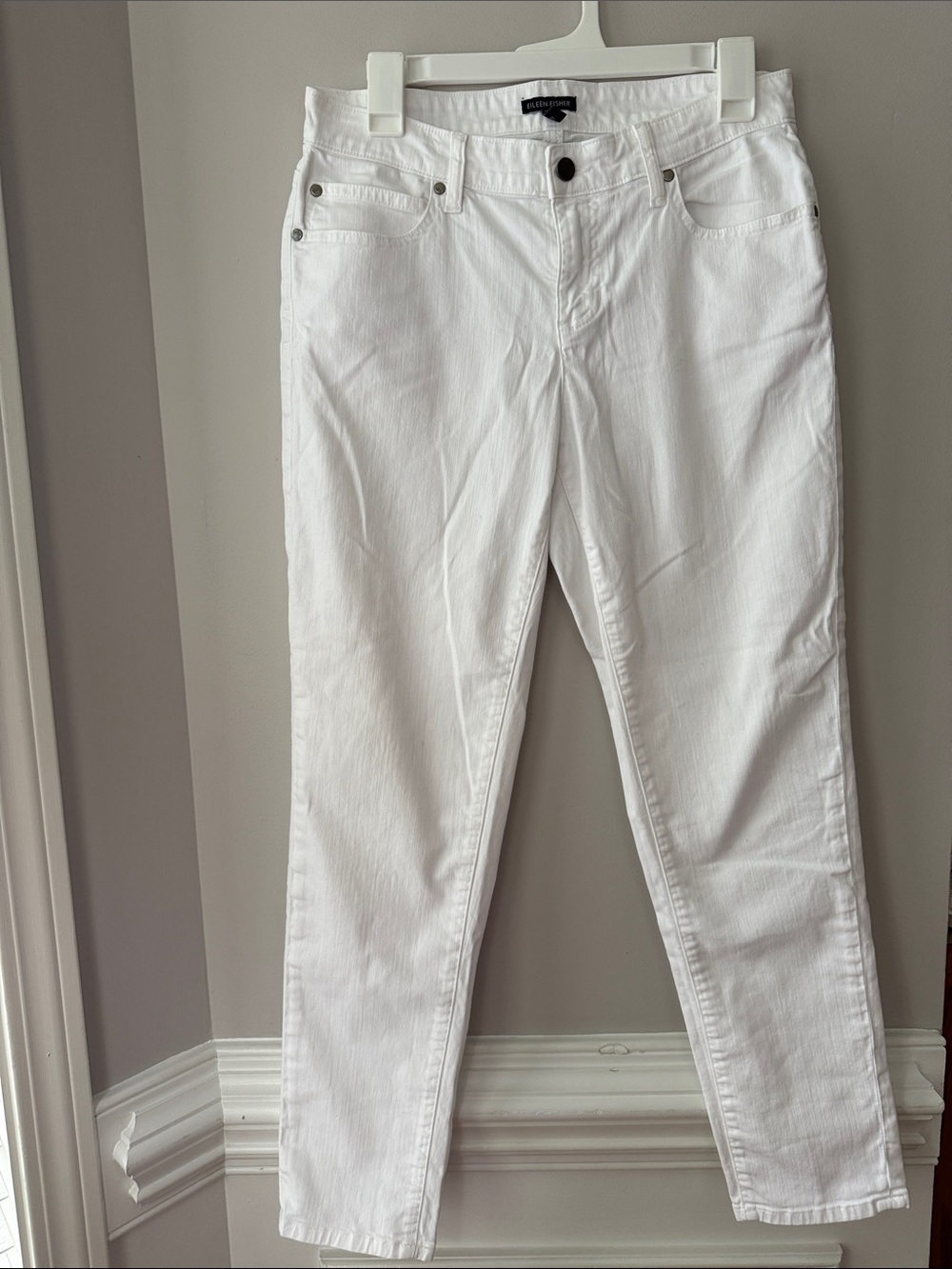 Eileen Fisher Women’s White  Slim Straight Jeans Size 6